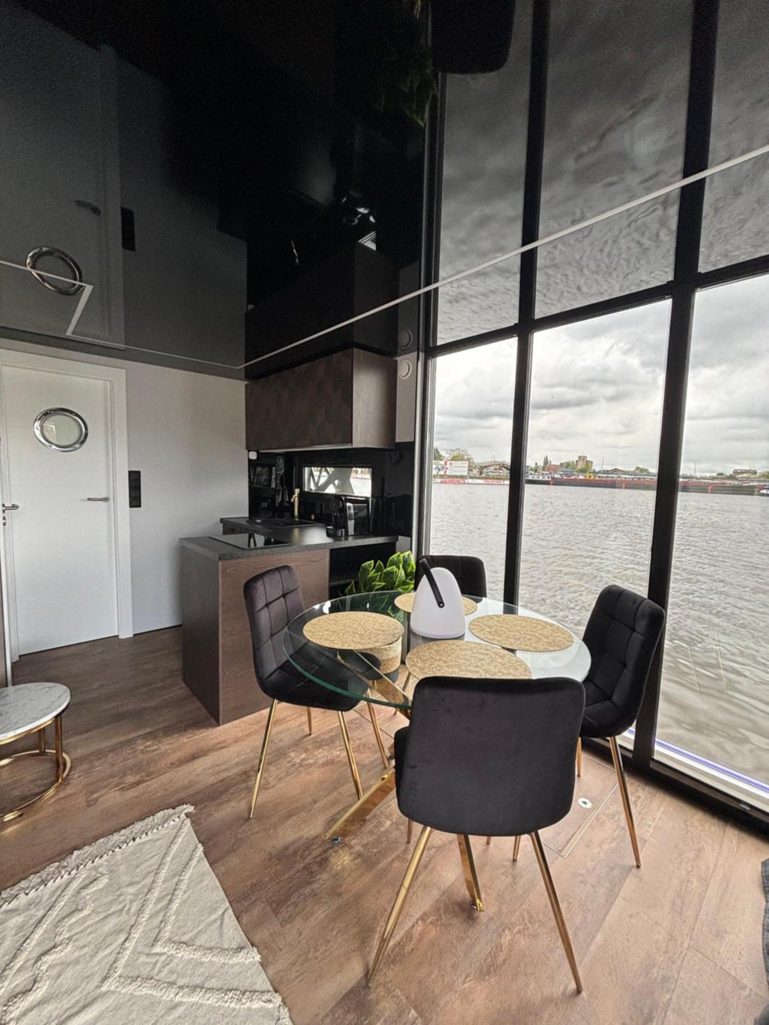 שצ'צ'ין Houseboat Energyapart מראה חיצוני תמונה