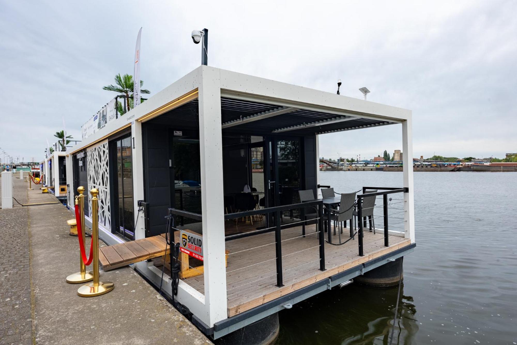 שצ'צ'ין Houseboat Energyapart מראה חיצוני תמונה