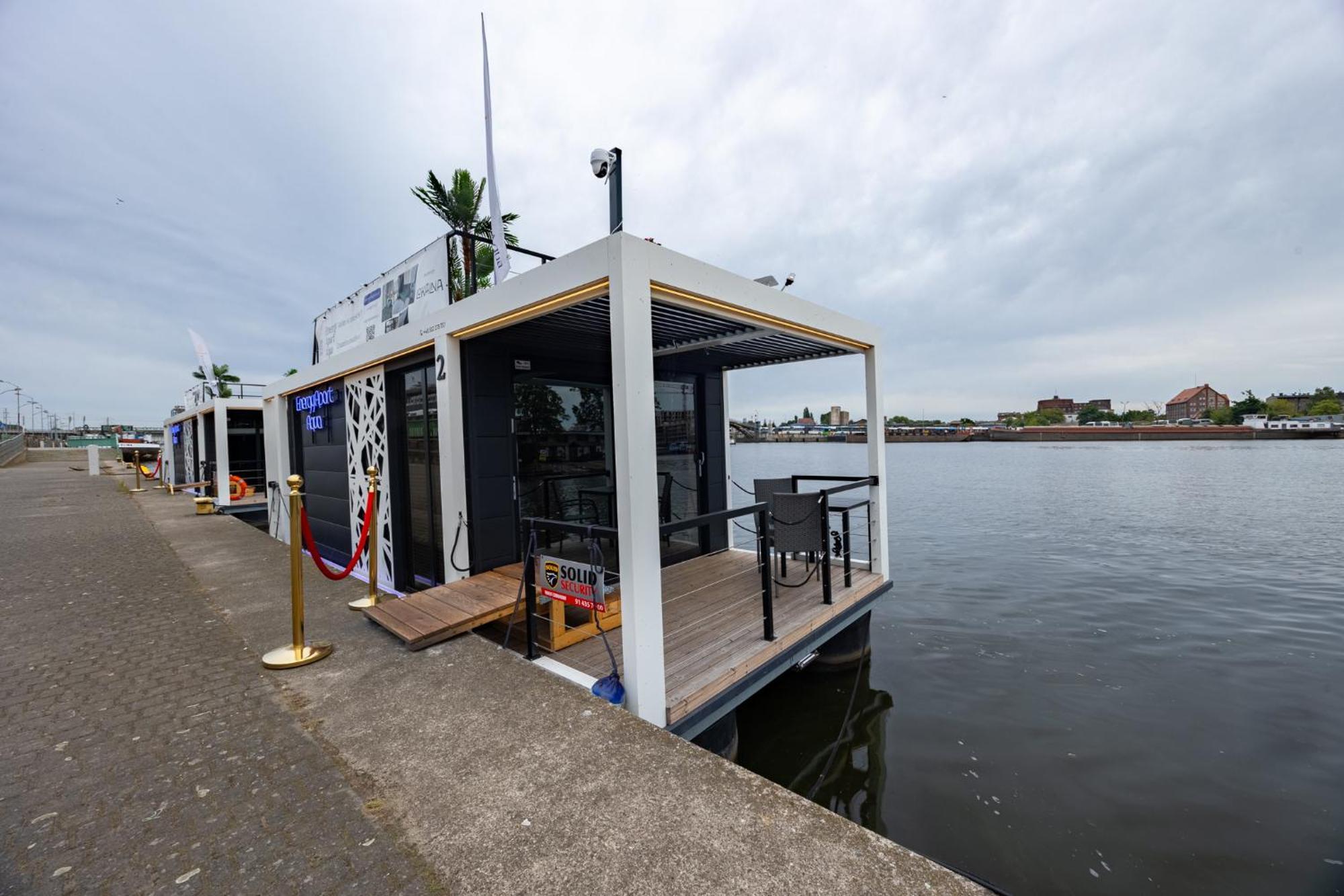 שצ'צ'ין Houseboat Energyapart מראה חיצוני תמונה
