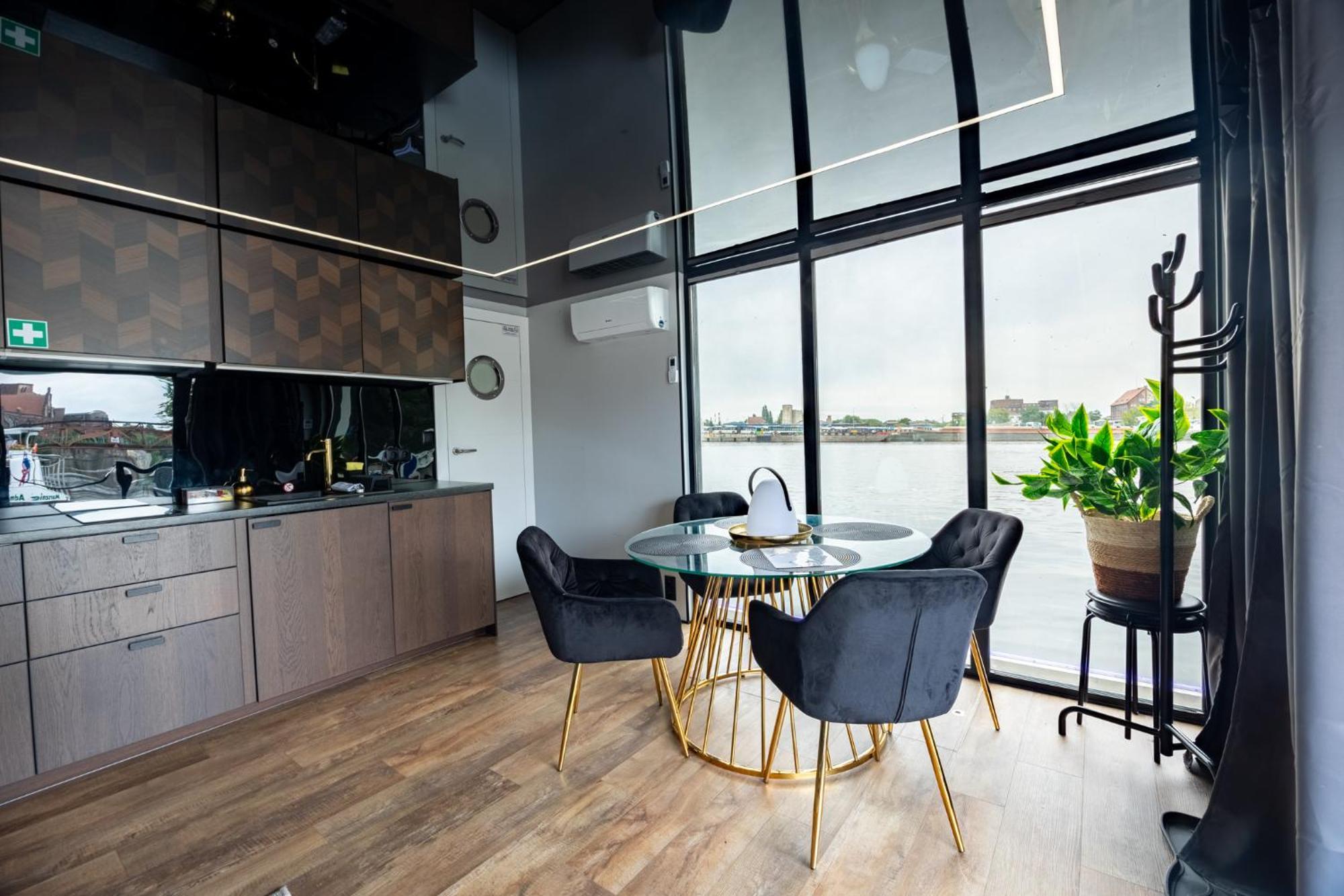 שצ'צ'ין Houseboat Energyapart מראה חיצוני תמונה